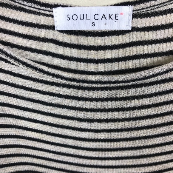 Soul Cake Striped Cold Shoulder Contrast Hem Top S - Picture 7 of 7